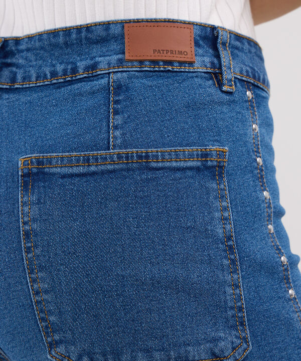 Jean Wide Leg Con Detalle En Costados Tono Azul Medio Claro