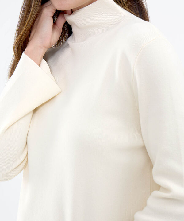Saco Unicolor Cuello Alto image number null
