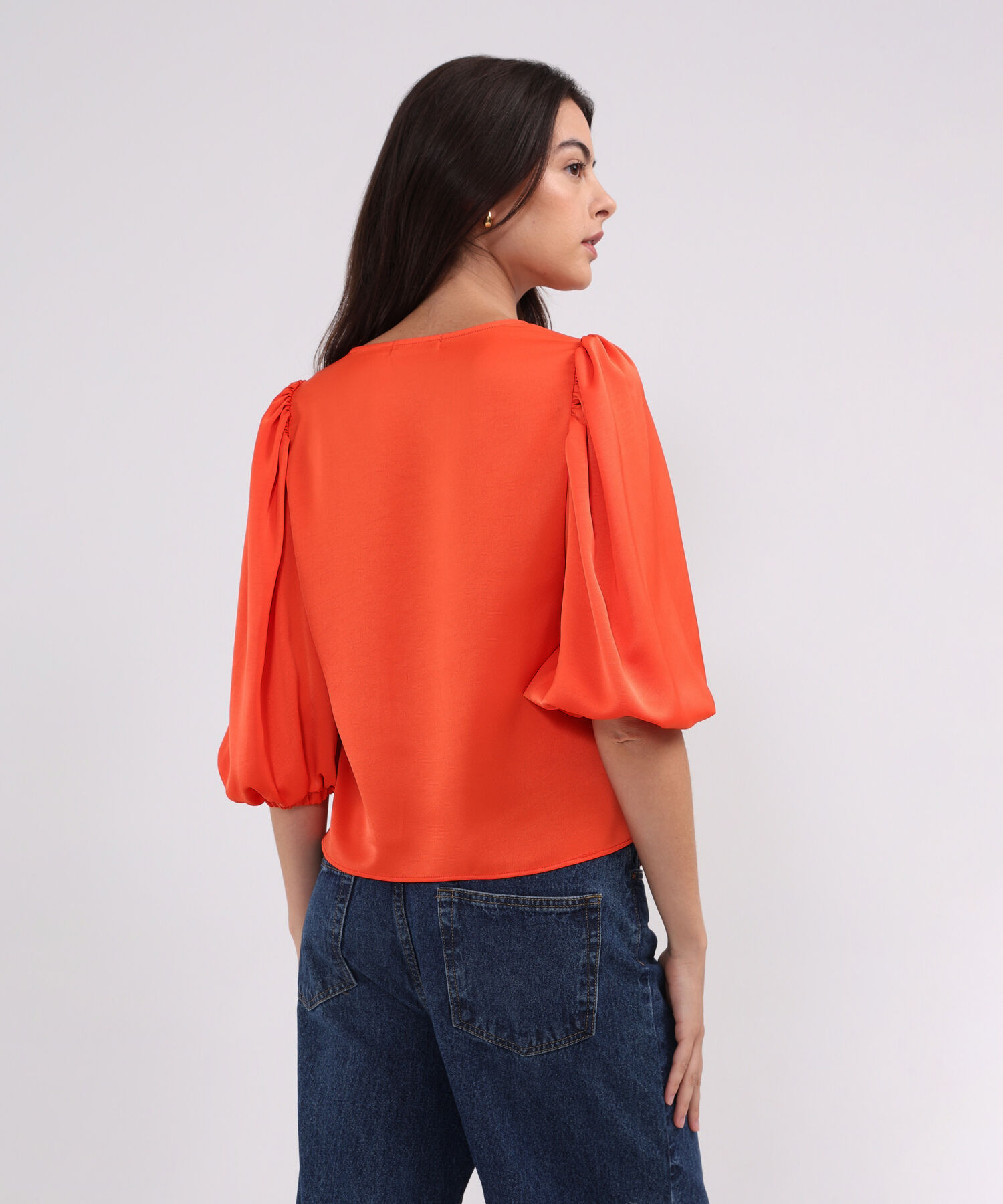 Blusa Escote V Unicolor Con Anudado En Delantero