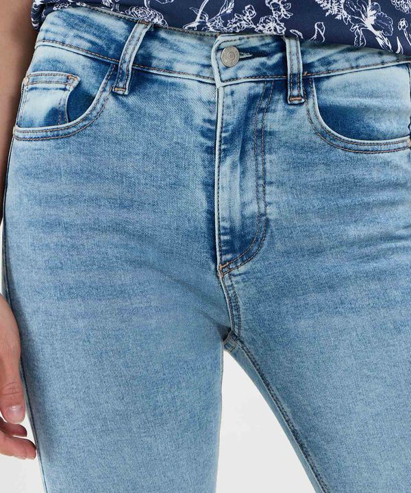 Jeans Skinny Tono Claro image number null